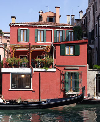 Hotel dalla mora, façade sur le canal